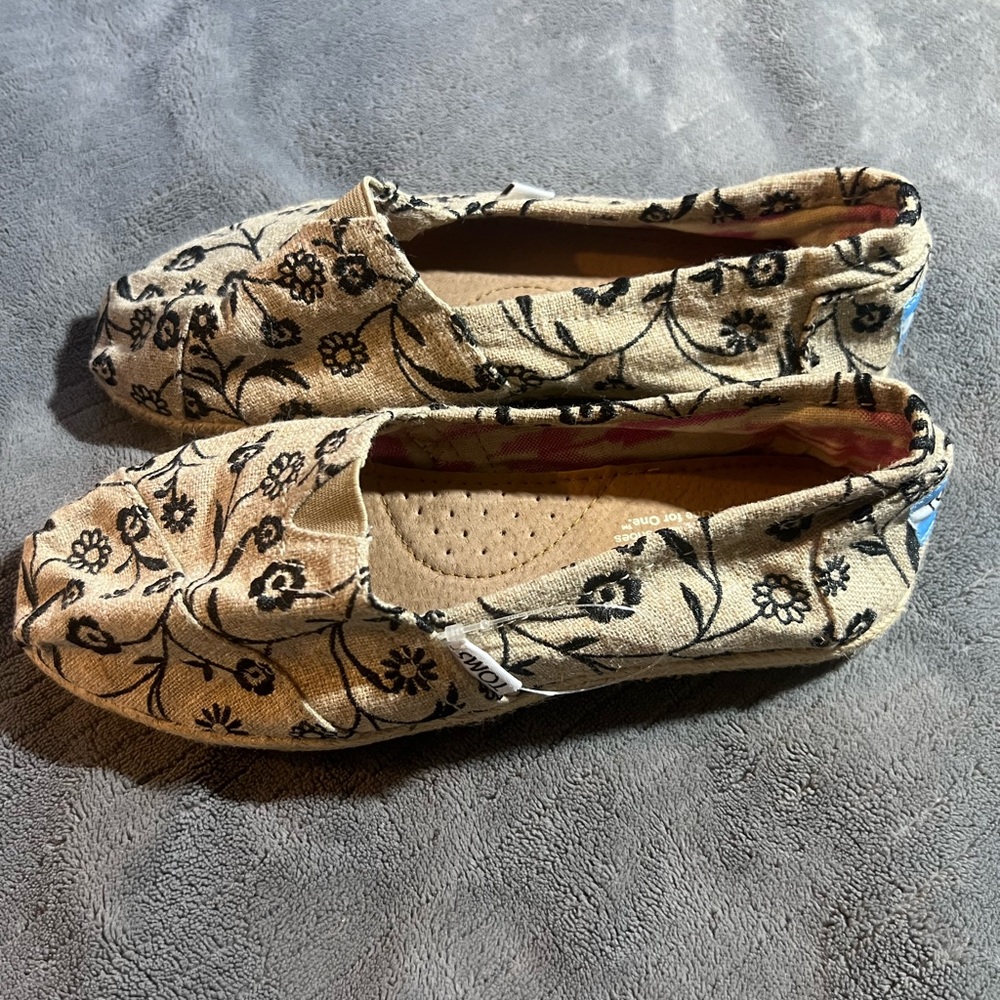 Hot toms embroidered shoes Hotsell